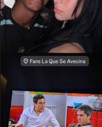 星空体育赛事-🤍亚马尔女友晒照，相拥一起看西班牙情景喜剧