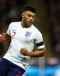 星空体育资讯-张九龄回归？英媒：埃弗顿和利兹联有意签下目前自由身的张伯伦