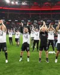 星空体育赛事-噩梦开局后必有神剧情，雄鹰42年后飞回欧战决赛！