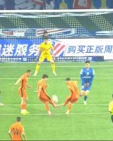 星空体育中国-双人射门！侯永永、约尼查两人弧顶处同时起脚，可惜将球打高