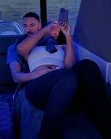 这姿势！克莱晒出海照：我深信海洋能够治愈心灵、身体和灵魂